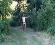 Молодые трахаются в беседке публичного парка